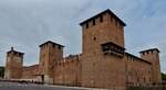 Castelvecchio im Bild festgehalten vom Corso Cavour.