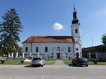 Trpinja, Kirche der Verklrung des Herrn, erbaut von 1753 bis 1757 (02.05.2017)