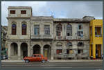Unsaniertes Wohnhaus am Malecon in der Altstadt von Havanna.