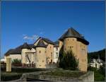 Das Schloss und die Pfarrkirche des mittelalterlichen Stdtchens Bourglinster.