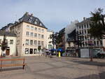 Ettelbruck, Huser und Brunnen in der Grande Rue (19.06.2022)