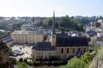 LUXEMBOURG, 20.06.2023, Blick von den Bock-Kasematten auf die Abtei Neumnster, einer Konzert- und Tagungssttte