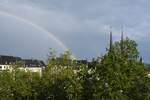 LUXEMBOURG, 20.06.2023, Regenbogen ber den Dchern der Stadt (gesehen an der Place Guillaume II)