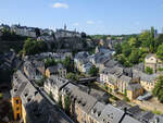 Blick  von Oben  auf die Unterstadt von Luxemburg.