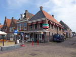 Makkum, historische Huser am Turfmarkt in der Altstadt (26.07.2017)