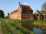 Bemmel, Vorburg mit Torbau von Kasteel Doornenburg (07.05.2016)