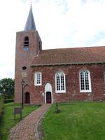 Eenum, kleine Backsteinkirche aus dem 12.