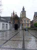 Maastricht, Keizer Karelplein mit Portal zum Servatiuskloster (25.04.2015)