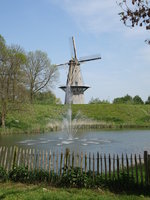 Woudrichem, Windmhle an den Festungswllen (09.05.2016)