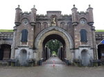 Naarden, Turfpoort mit Vestingmuseum (21.08.2016)