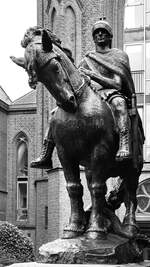 Hier zu sehen das 1948 entstandene Reiterstandbild des heiligen Martin, dem Schutzpatron der Stadt Utrecht.