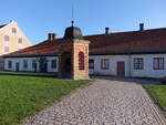 Kongsvinger, alte Kaserne von 1702 und Hauptbrunnen (22.05.2023)