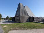 Vler, evangelische Kirche, moderne Holzkirche erbaut 2015 nach Plnen von Espen Surnevik (22.05.2023)