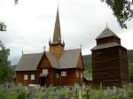 Kirchein Vaga mit Glockenturm, erbaut 1627 von Baumeister Werner Olson, Oppland (27.06.2013)