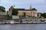 OSLO (Fylke Oslo), 28.05.2018, Blick vom Oslofjord auf die Festung Akershus