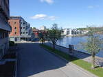 Porsgrunn, moderne Gebude an der Strandpromenaden (28.05.2023)