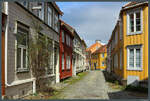 Kleine Holzhuser prgen die historische Altstadt von Trondheim, hier am Trillveita.