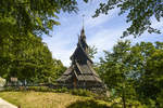 Die Stabkirche in Fantoft bei Bergen (Norwegen).