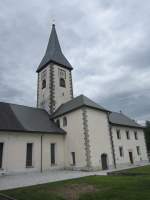 Ossiach, gotische Stiftskirche Maria Himmelfahrt, erbaut 1484, von 1737 bis 1744 barock umgestaltet, vierjochiges Langhaus (19.05.2013)