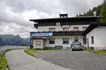 Gasthof Tauernalm in Heiligenblut von der Groglockner Hochalpenstrae aus gesehen.