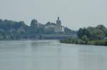 Schlo Ybbs liegt genau hinter dem ltesten Donaukraftwerk und Schleuse Ybbs Persenbeug.