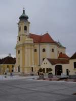 Laxenburg, Pfarrkirche zur Kreuzerhhung, erbaut von 1693 bis 1699 unter Kaiser   Leopold I.