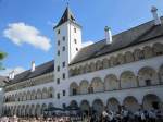 Grieskirchen, Schloss Parz, erbaut um 1515, Haupttrakt mit Turm und Seitenflgeln,   heute im Besitz der Willy-Messerschmitt Stiftung (05.05.2013)