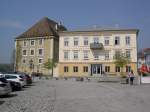 Mauthausen, Schloss Pragstein und Restaurant zur Post, Schloss erbaut von 1491 bis 1506 von Ladislaus Prager (21.04.2013)