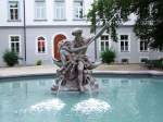 Neptunbrunnen sprudelt wieder vor den Toren des alten Bundesrealgymnasium; 080803     