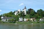 sterreich / Ottensheim a.d.Donau vom Schiff aus gesehen.