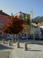 Murau, Hauptplatz mit Blick auf das Schloss (03.10.2013)