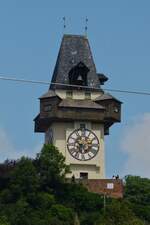Der Uhrenturm, das Wahrzeichen von Graz, auf dem Schloberg.