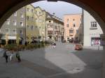 Hall, Aussicht vom Durchgang von Pfarrplatz auf den Stadtplatz (01.05.2013)