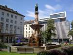 Innsbruck, Bozener Platz mit Rudolfsbrunnen (03.08.2014)