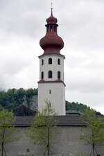 FELDKIRCH (Vorarlberg), 25.04.2025, Turm der Friedhofskirche zum hl.
