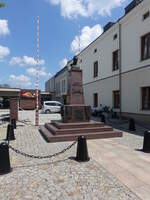 Krosno, Denkmal fr Josef Pilsudski in der Blich Strae (17.06.2021)