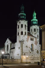 Die Andreaskirche wurde ursprnglich im romanischen Stil erbaut und erhielt Mitte des 17.