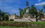 Dies ist das Adam-Mickiewicz-Denkmal in Warschau.