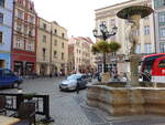 Swidnica / Schweidnitz, Brunnen und Huser am Rynek Platz (11.09.2021)