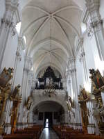 Trzebnica / Trebnitz, Orgelempore mit Prospekt von Hans Poelzig in der Klosterkirche (15.09.2021)
