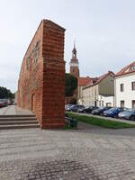 Wolow / Wohlau, Stadtmauer und St.