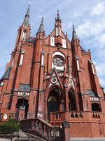 Walbrzych / Waldenburg, neugotische Schutzengel Kirche, erbaut von 1900 bis 1904 durch den  Architekten Alexis Langer (11.09.2021)