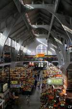 Ein Blick in die historische Markthalle Nummer 1  Hala Targowa  in Breslau.