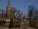 Blick auf das Regierungsgebude der Woiwodschaft mit dem Piastenturm des einst hier stehenden Schlosses in Oppeln (Opole) im Winter 2011