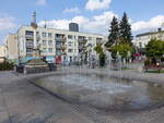 Olesno / Rosenberg, Mariensule und Brunnen am Rynek Platz (14.09.2021)