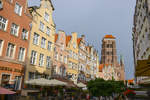 Piwna (deutsch: Jopengasse) und die Bazylika konkatedralna Wniebowzięcia Najświętszej Maryi Panny (Deutsch: Marienkirche) in Gdańsk (Danzig).