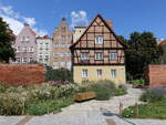 Gdansk / Danzig, Fachwerkhaus und Giebelhäuser in der Za Murami Straße (02.08.2021)