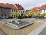 Toszek / Tost, Brunnen und Huser am Rynek Platz (13.09.2021)