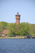 Maritimer Blick zum Wasserturm in Świnoujście (Swinemnde).