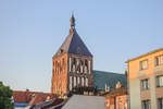 Koszalin (Köslin) - Der Turm von der Marienkirche vom Markplatz aus gesehen.